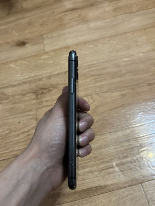 Продам iPhone 11