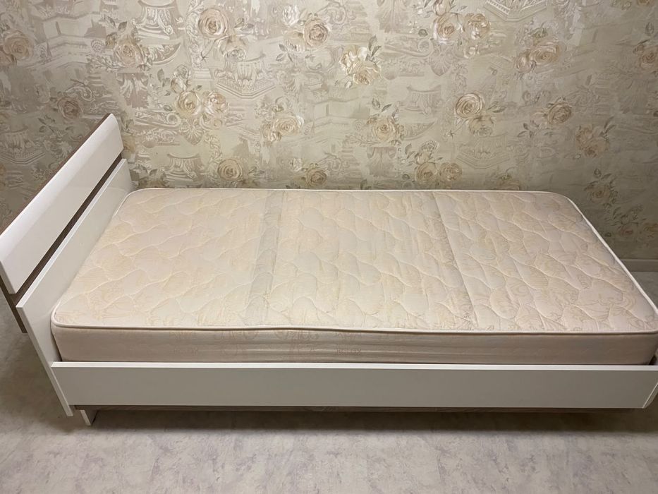 Продам односпальную кровать