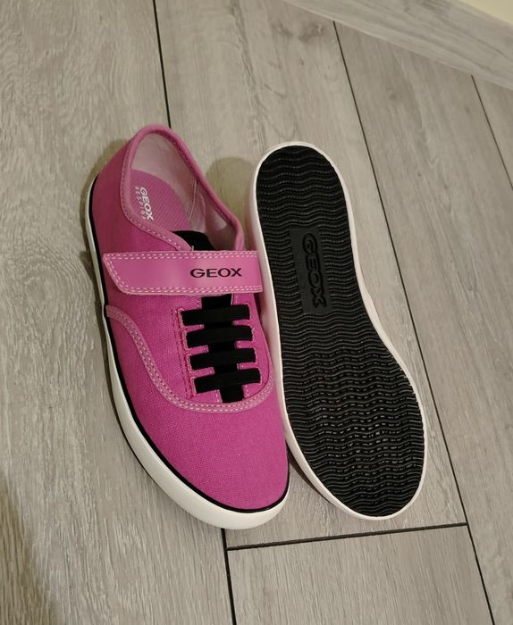 Детски сникърси GEOX, номер 36/23см. стелка