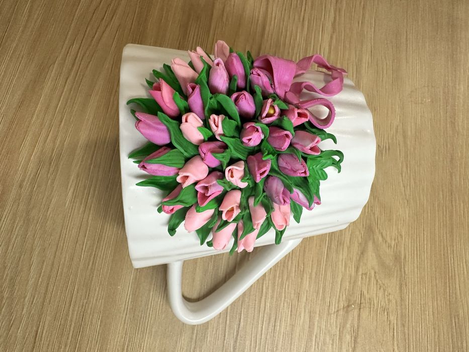 Cana lalele si trandafiri