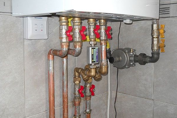 Instalator.Instalații sanitare și termice