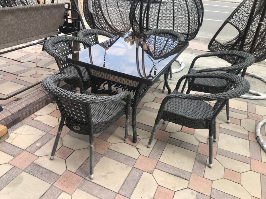 dokma stoly we oturgyçlar