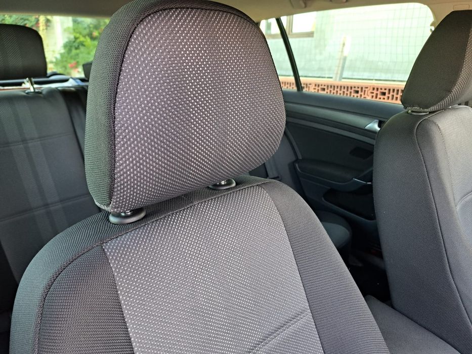 Vând huse auto Volkswagen Golf 7
