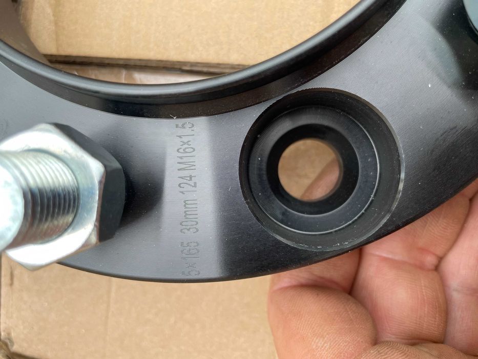 Set patru distantiere Land Rover Defender