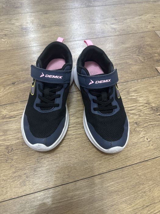 Кроссовки для девочки