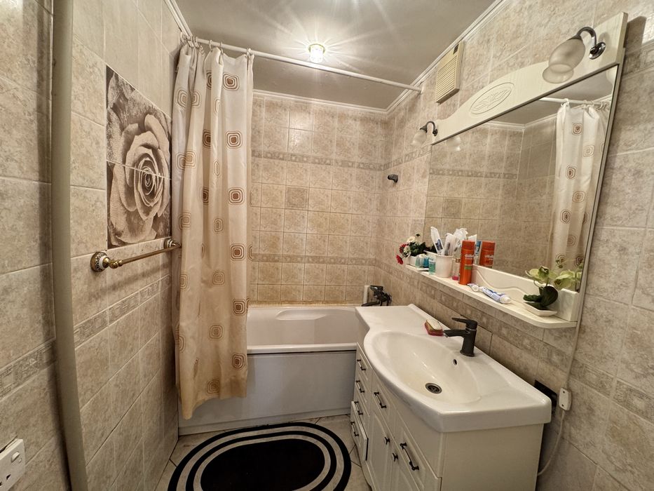 Продажа 4 комн. кв. - пр. Республики 32