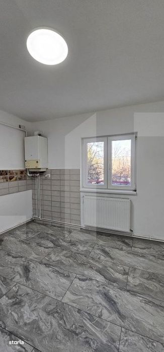 Apartament 3 camere, 2 bai – complet renovat, etaj 1, semicentral