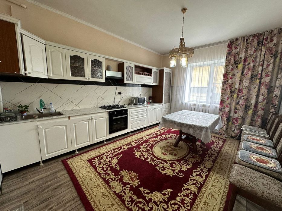 Продом большой дом с магазином.