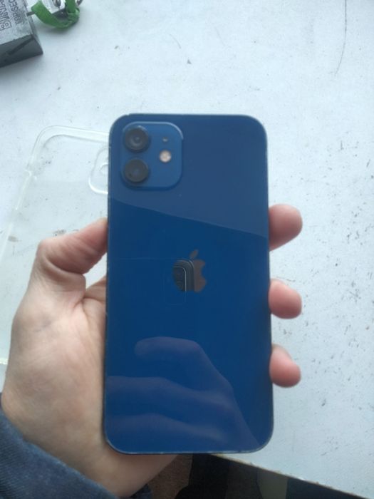 Продам айфон 12 на 128 гб