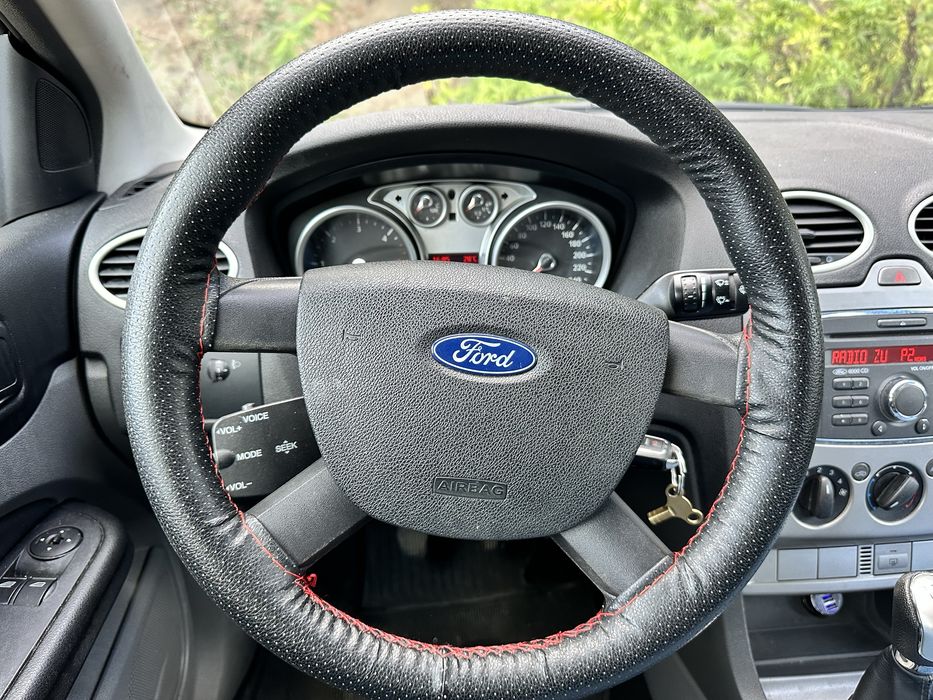 Se vinde Ford Focus,Facelift 2010(Schimb cu 4x4)