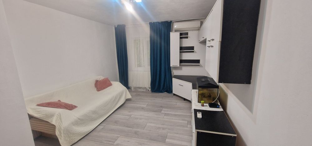 Inchiriez apartament langa liceu