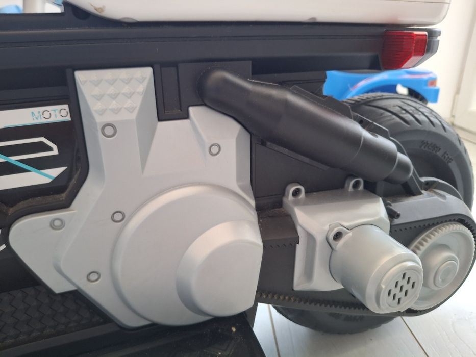 Акумулаторен мотор