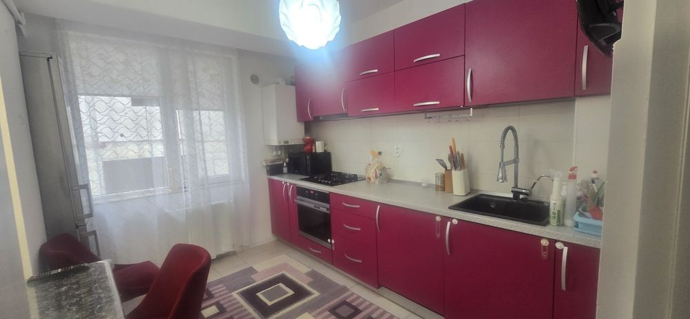 Inchiriez apartament  2 camere decomandat cu boxa si loc de parcare - Vedere 3