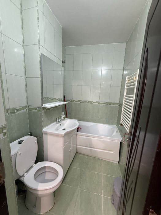 Inchiriez apartament 3 camere zona Dacia