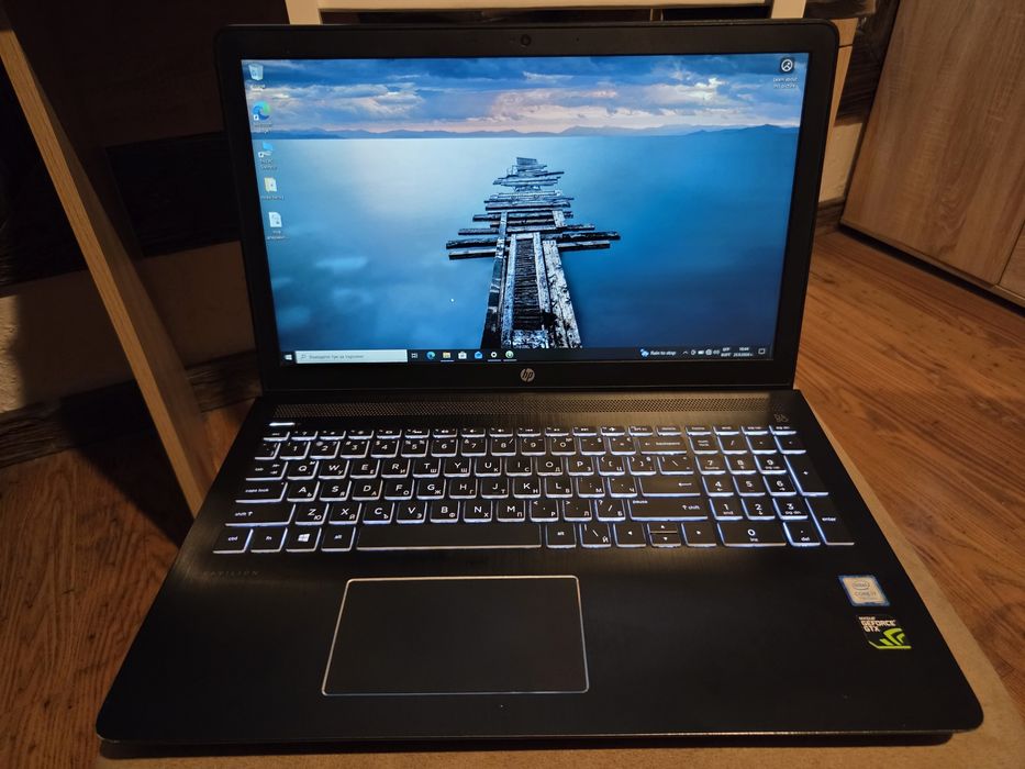 Hp Pavilion 15 i7-7700HQ  8GB Ram 256GB SSD 4GB  Nvidia DDR5