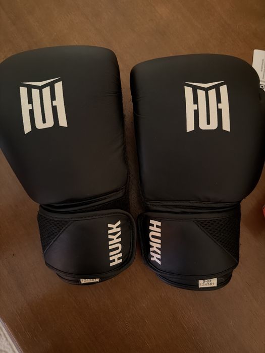 Продам боксерские перчатки