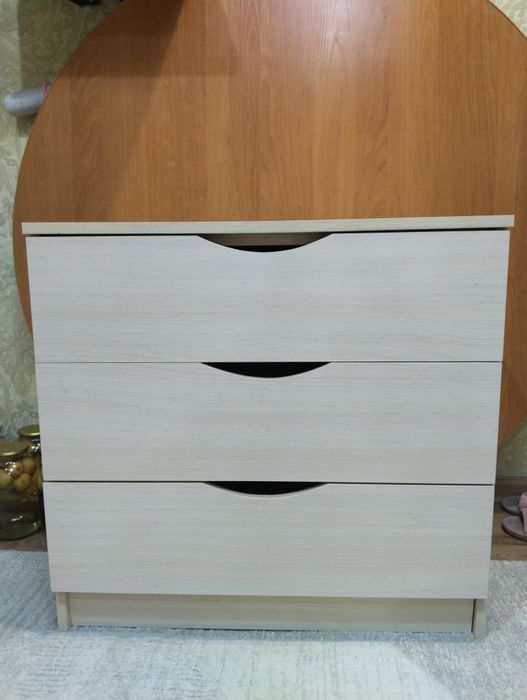 Компактный комод на 3 ящика в светлом цвете
