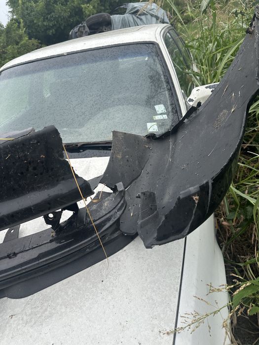 Продавам fr броня след удар.