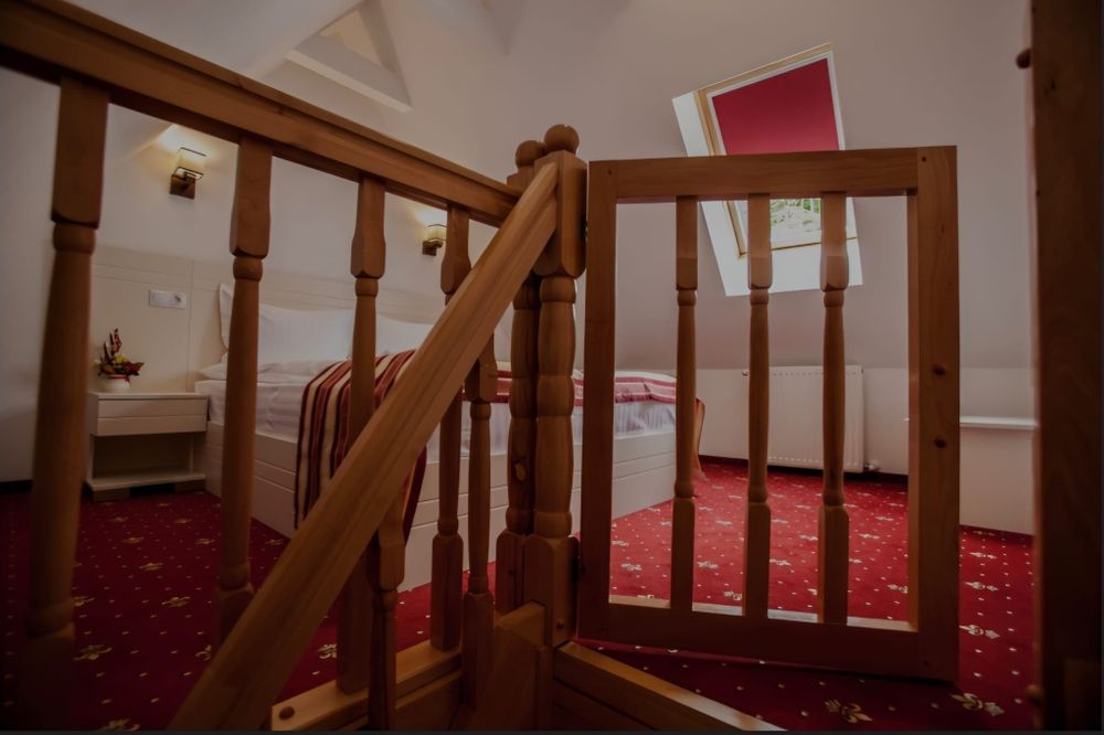 Hotel cu restaurant de vanzare in centrul orasului Sighisoara