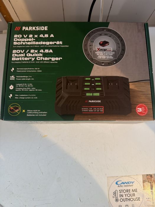 Incarcator Parkside dublu 20v