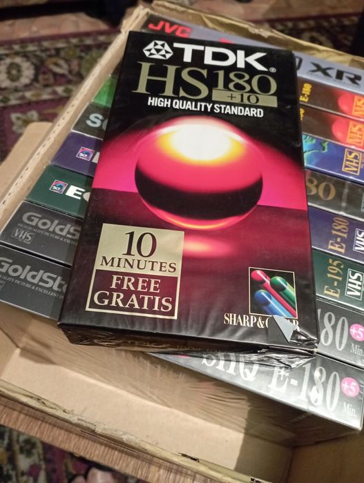 Видеомагнитофон LG