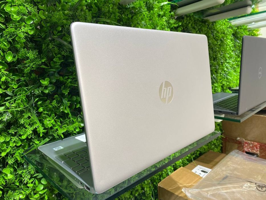 HP core i3-1005G1 ddr4 8/256 SSD holati ideal