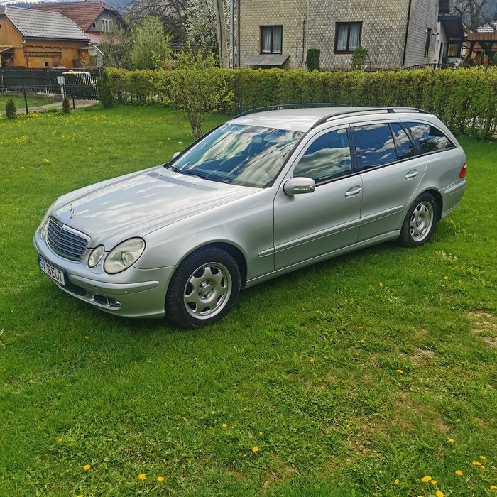 Vând Mercedes  E280