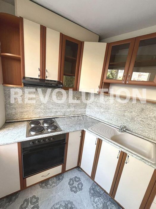 Дава се под наем Тристаен апартамент в Варна, Лятно кино Тракия - 72 кв.м за 500 € - Снимка #1