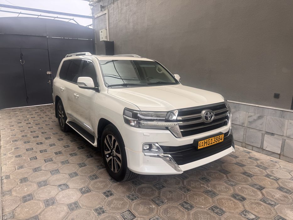 Toyota land cruiser 200 год 2019
