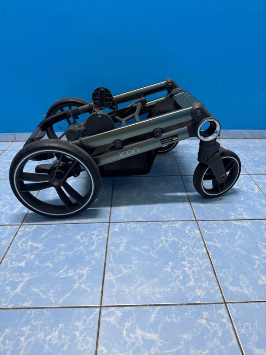 Продам детскую коляску