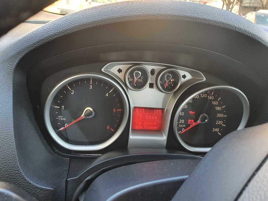 FORD KUGA 2010 год