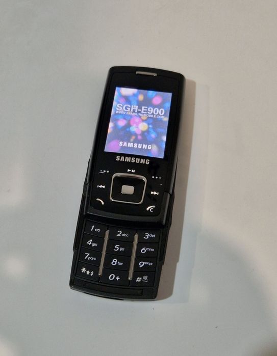 Telefon Samsung SGH  -E900 , lipsa capacul de la baterie