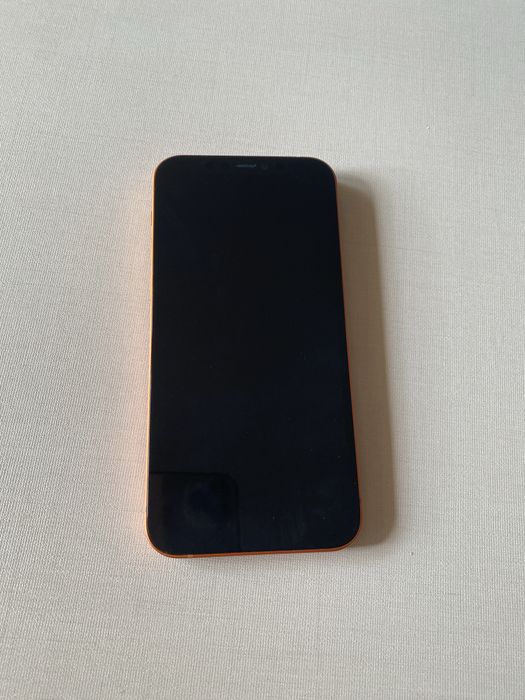 IPhone 12 в корпусе iPhone 17 Pro