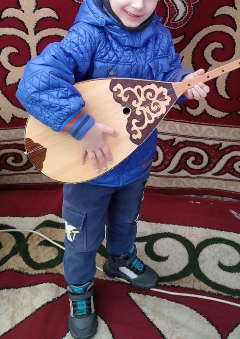 Продам куртку на мальчика