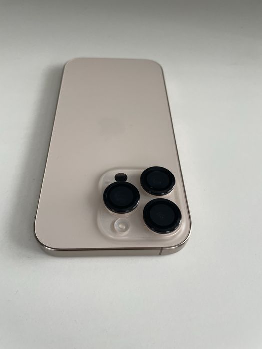 iPhone 16 Pro, 128 GB, Desert Titanium.