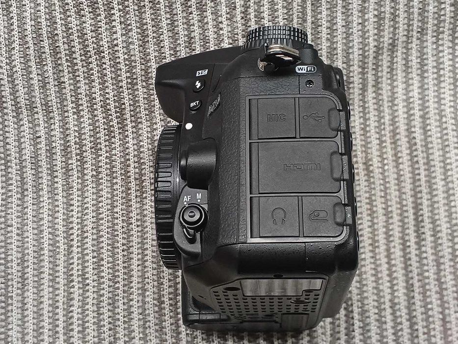 Фотоапарат и обектив Nikon D7200 AF-S NIKKOR 18-135mm