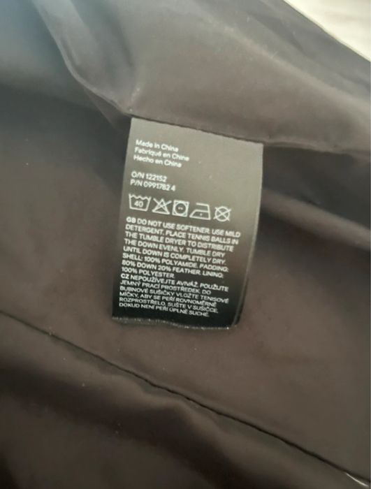 Geacǎ lungǎ cu puf H&M