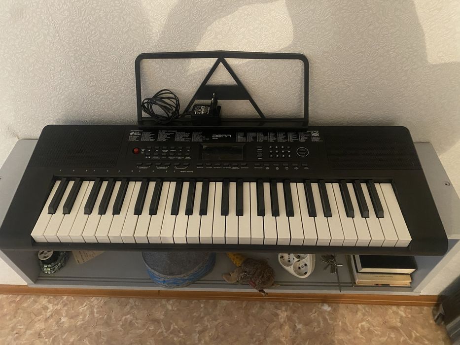 Продам синтезатор