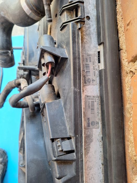 VW Touareg V10 5.0tdi  климатичен и воден радиатор супер здрави и упр