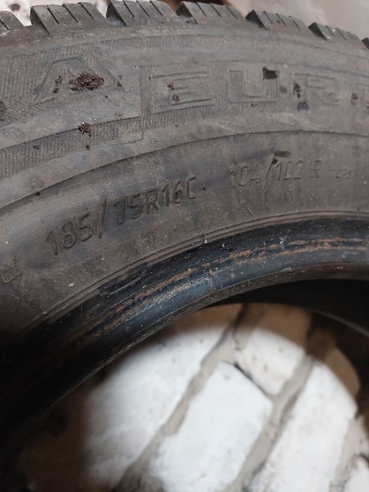продам 2 баллона 185/ 75 /16