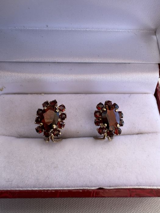Cercei din aur 8 k si granate Boemia