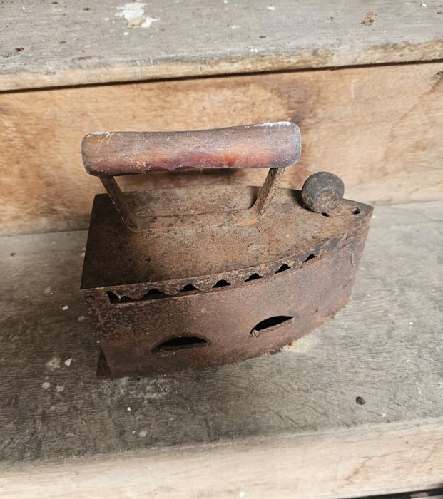 Fier de călcat cu jar