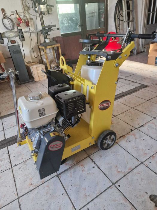 Taietor de asfalt/Placa compactoare/Cilindru compactorGamaprofesionala