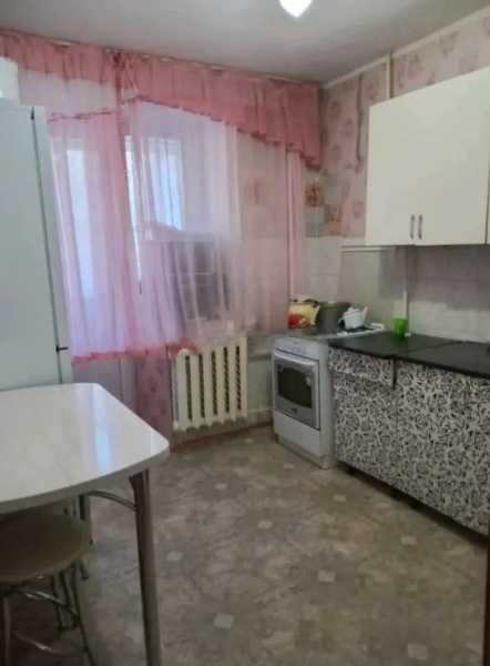 2 комнатная  квартира в 19 мкрн.