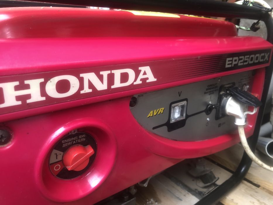 Бензогенератор Honda