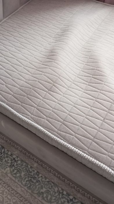 Продам кровать 120 см.