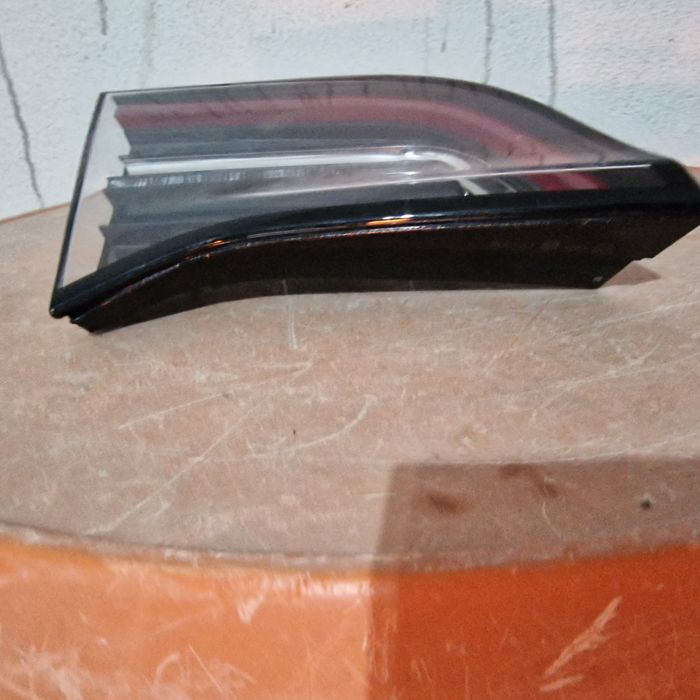 Tesla Model 3 Y  ляв стоп багажник