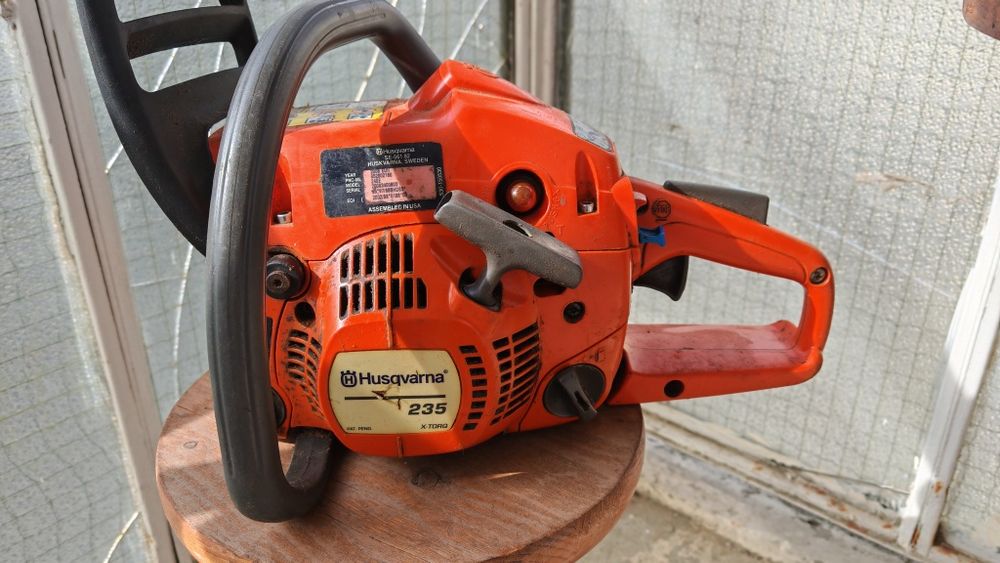 Vând Huqsvarna 235