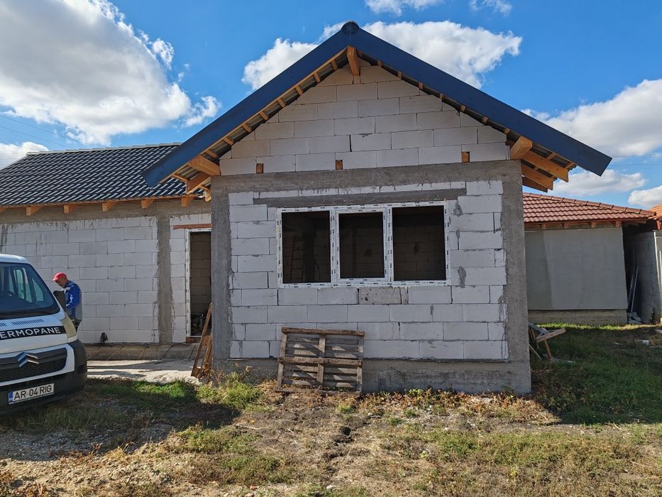 Căsuța noua la roșu ,la preț de garsoniera