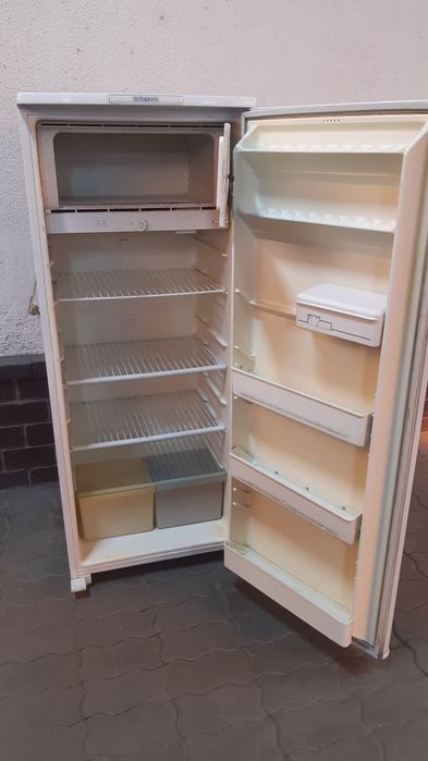 Холодильник бирюса